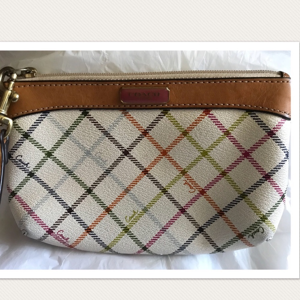 Coach Tattersall Wristlet 💯 Authentic